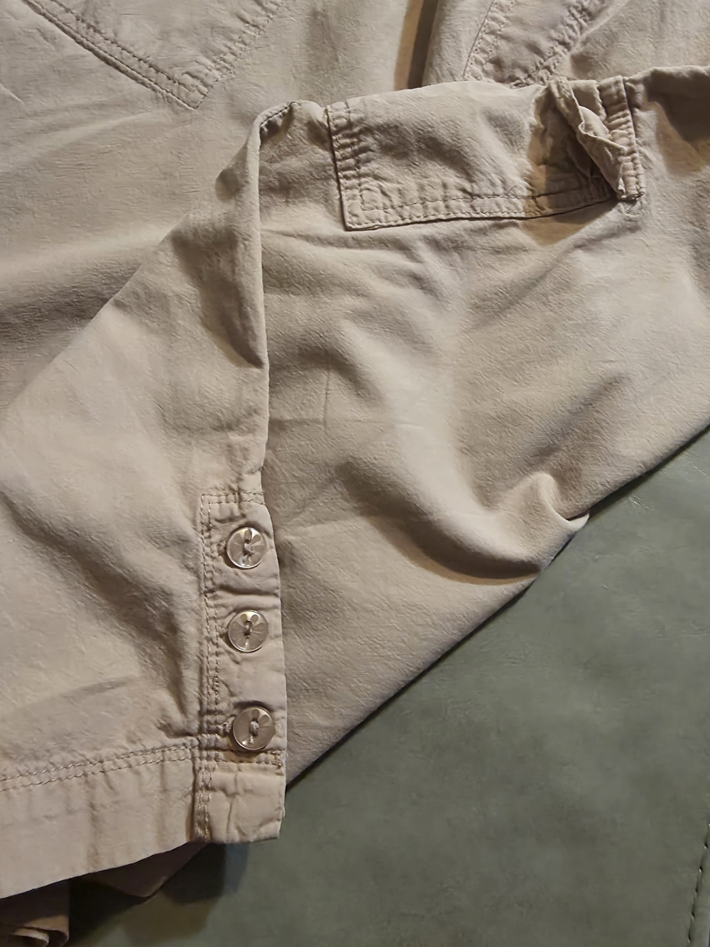 Gloria Vanderbilt Tan Drawstring Cargo Capris - Picture 5 of 9